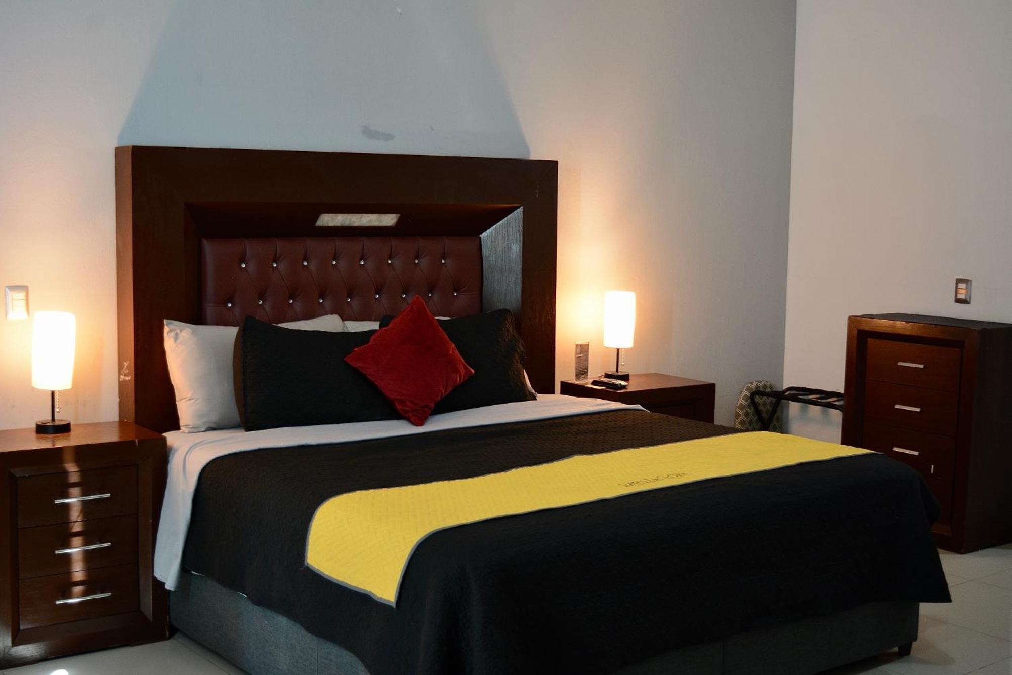 Suites La Gloria Alojamiento Independiente Tepatitlan Extérieur photo