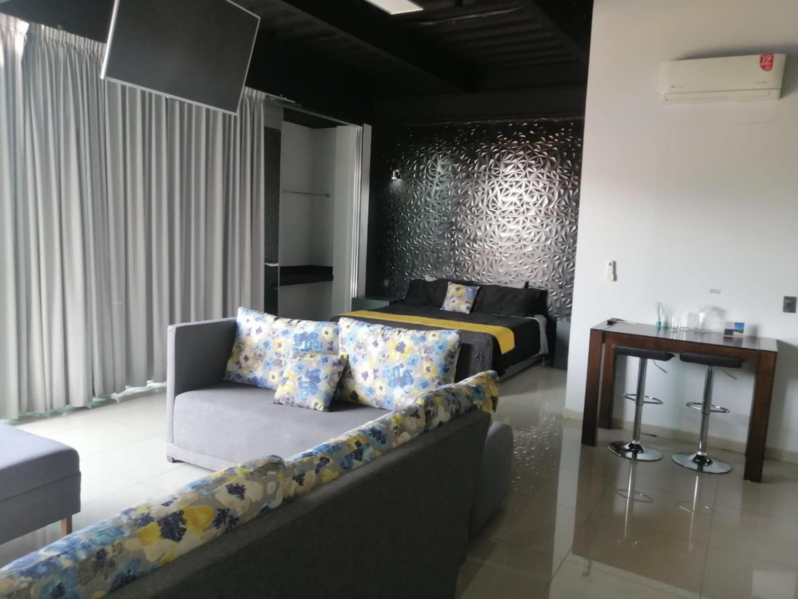 Suites La Gloria Alojamiento Independiente Tepatitlan Extérieur photo